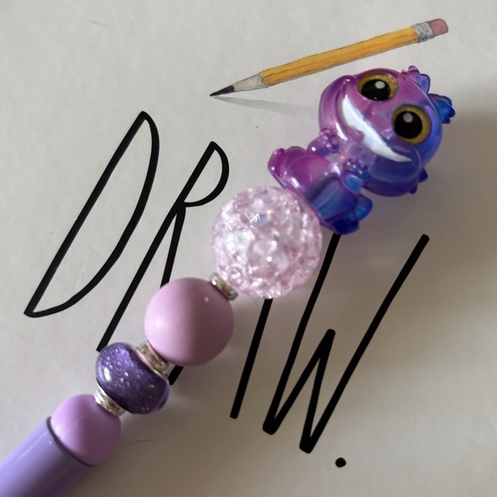 Disney Doorables: Alice in Wonderland: Cheshire Cat handmade beaded pen